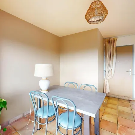 2 Bedroom Lovely In Apartment *
